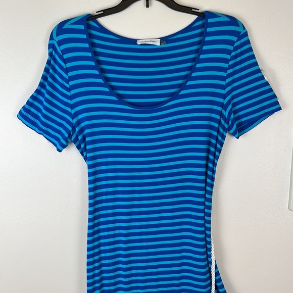 Calvin Klein Striped Blue/Turquoise/White T-Shirt Dress w/Belt, Size 8, Rayon - Picture 4 of 14